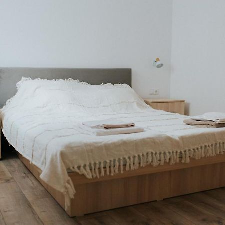 Regim Hotelier Lotusul Verde Oradea Eksteriør bilde