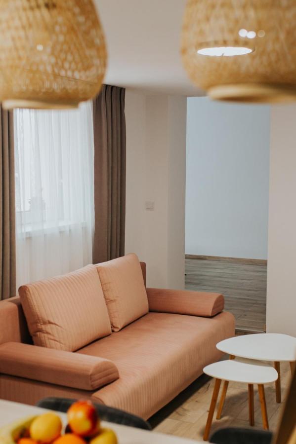 Regim Hotelier Lotusul Verde Oradea Eksteriør bilde