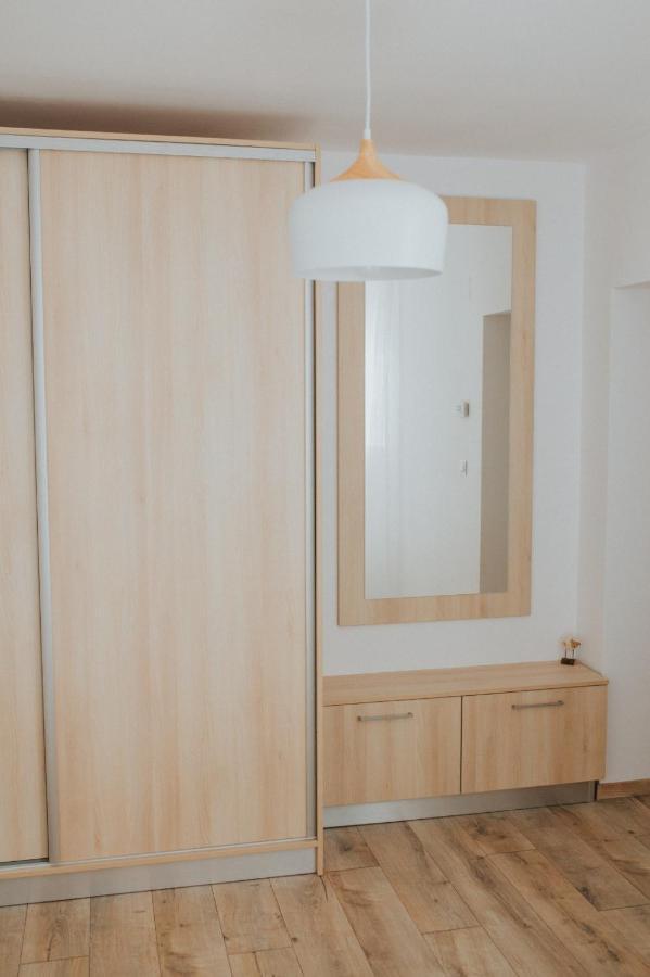 Regim Hotelier Lotusul Verde Oradea Eksteriør bilde