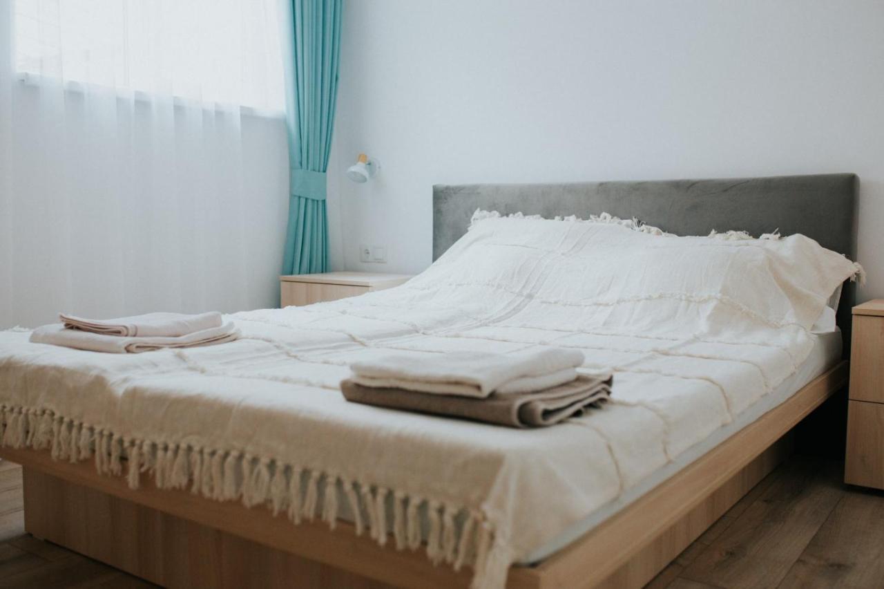 Regim Hotelier Lotusul Verde Oradea Eksteriør bilde